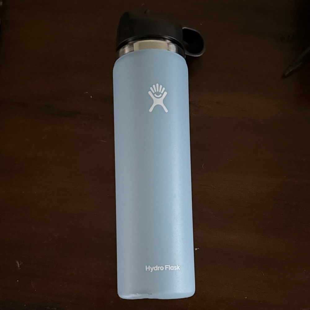 Hydro Flask 24OZ light Blue Bottle with Black Lid
